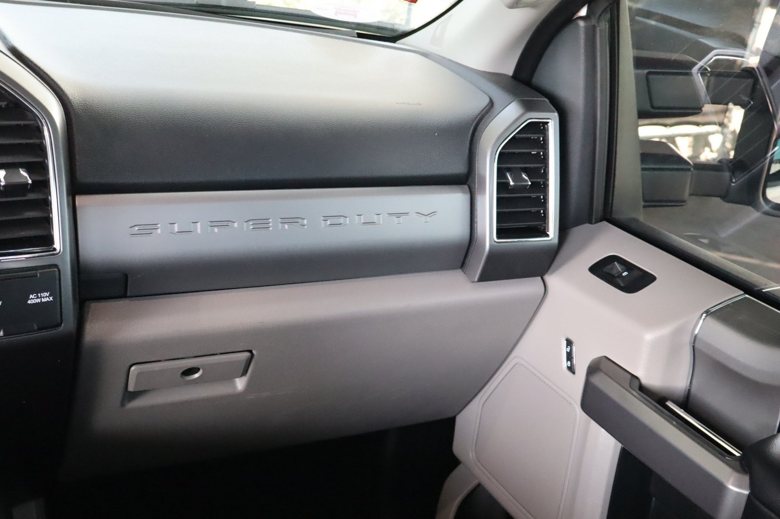Used 2021 Ford F250 XLT w/ XLT Premium Package AWD/4WD image 32