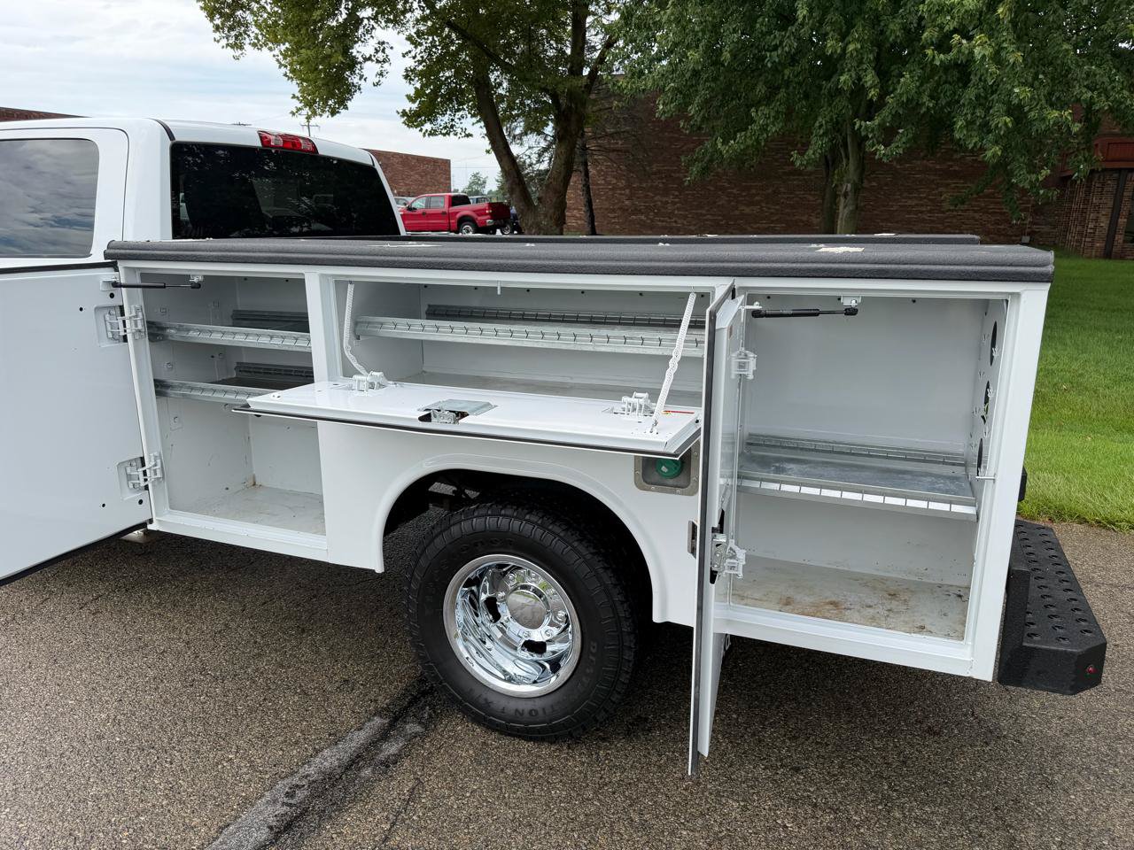 Used 2019 RAM 3500 Tradesman w/ Chrome Appearance Group AWD/4WD image 39