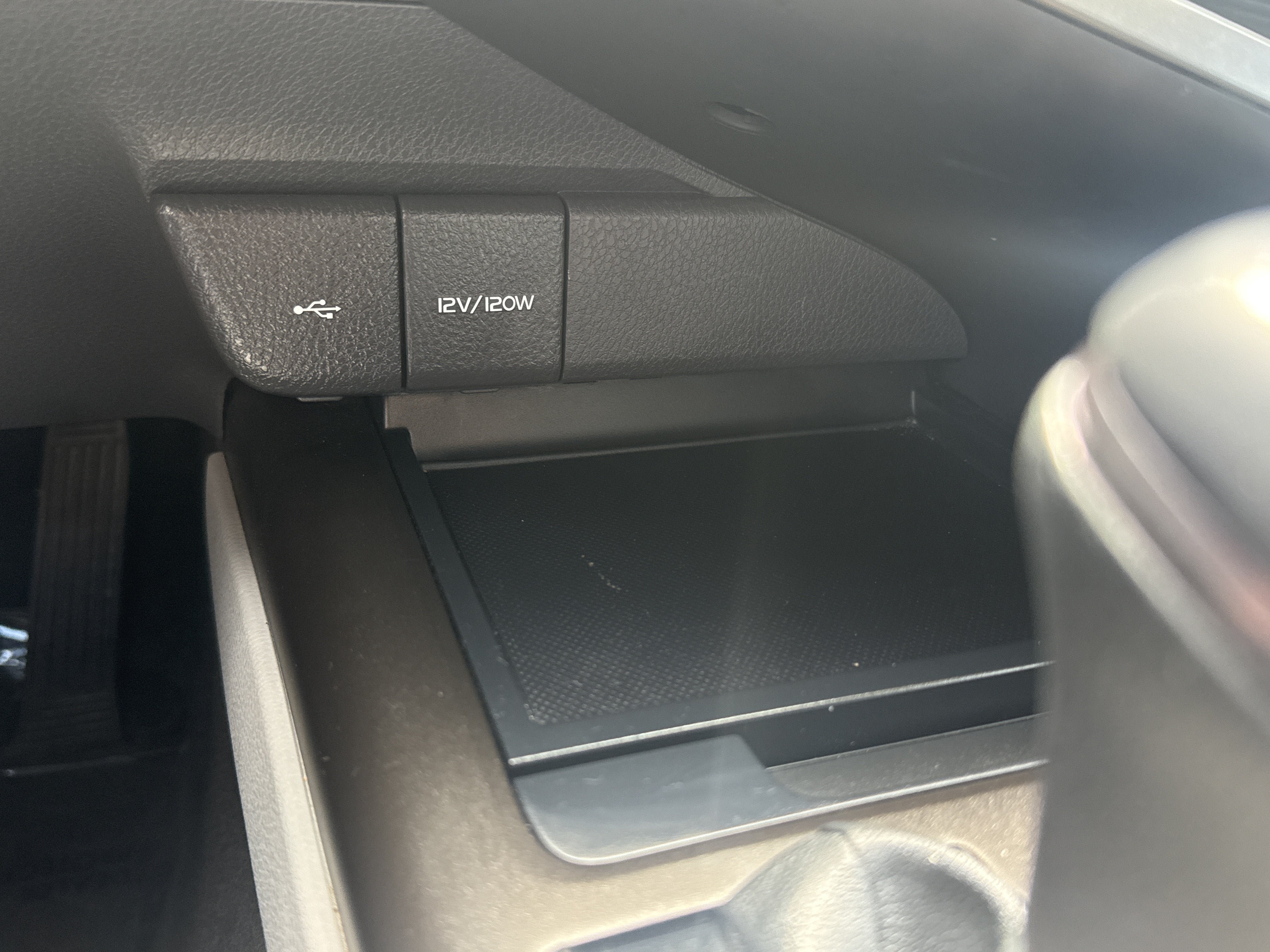 Used 2021 Toyota Camry SE FWD image 16