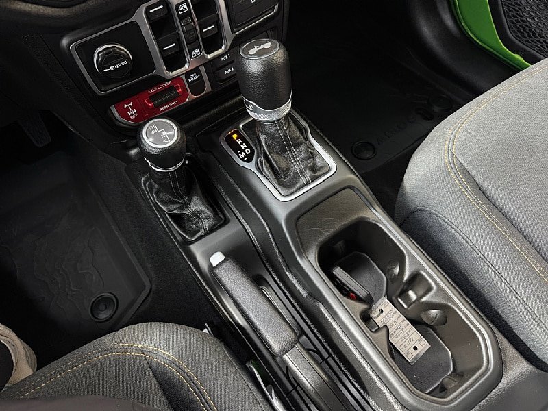 Used 2025 Jeep Wrangler Willys image 12