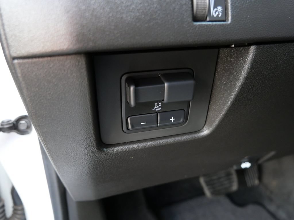 Used 2024 GMC Canyon Elevation w/ Elevation Premium Package AWD/4WD image 18