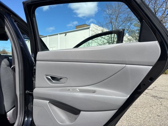 Used 2023 Hyundai Elantra SEL w/ Convenience Package image 34