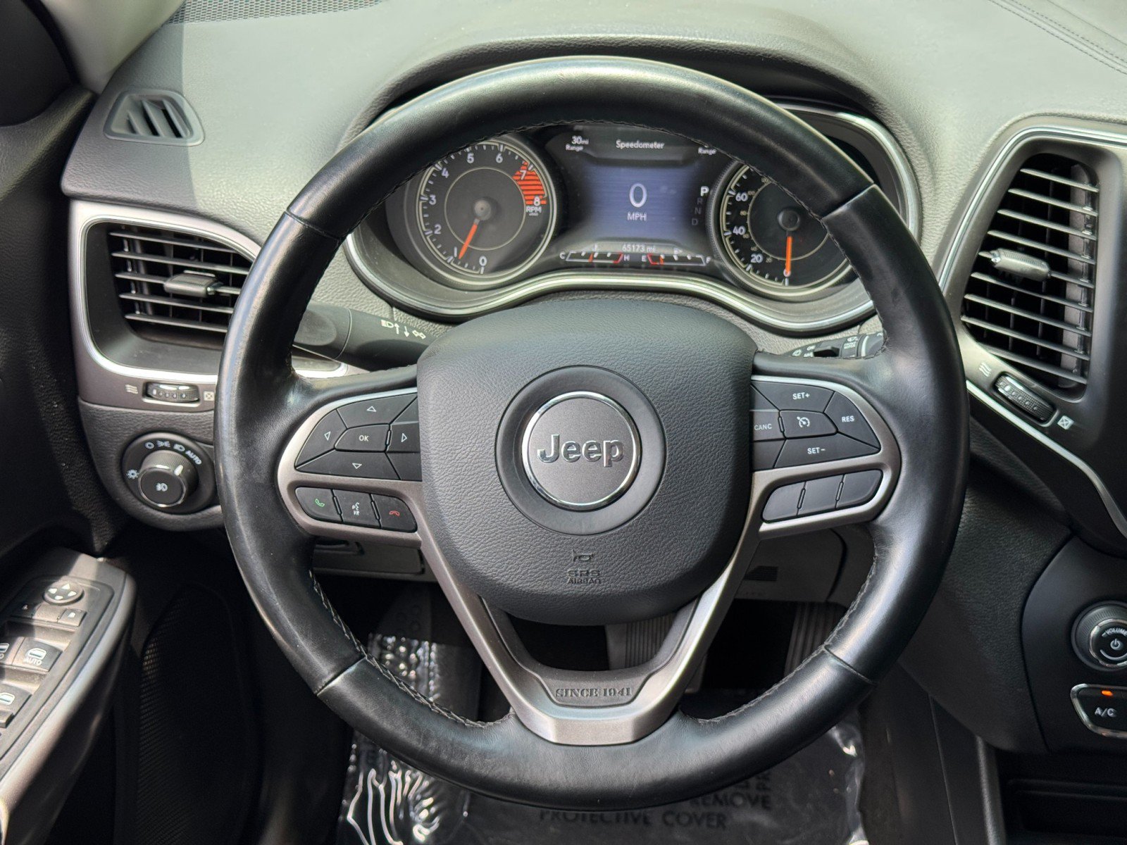Used 2021 Jeep Cherokee Latitude Lux w/ Comfort/Convenience Group AWD/4WD image 18