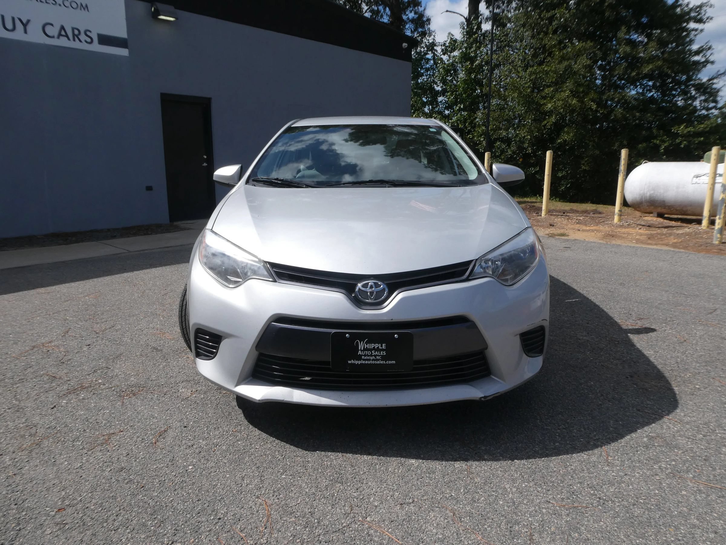 Used 2015 Toyota Corolla LE FWD image 2