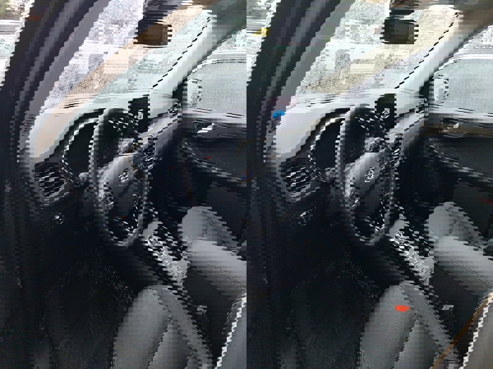 Used 2020 Ford Escape Titanium image 6