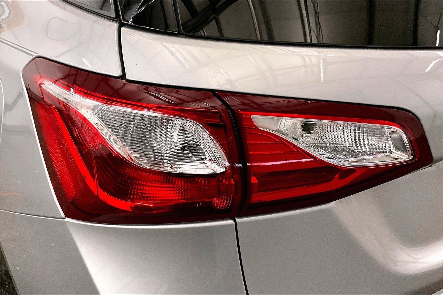 Used 2018 Chevrolet Equinox LT image 28