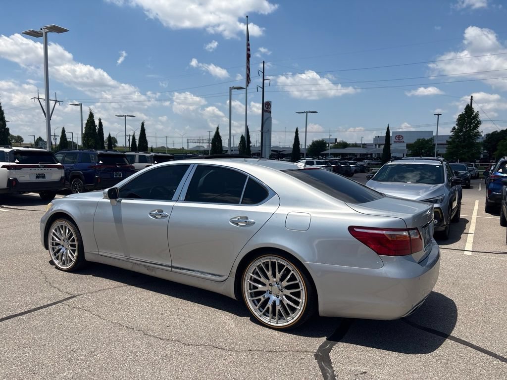 Used 2011 Lexus LS 460 w/ Luxury Value Edition RWD image 4