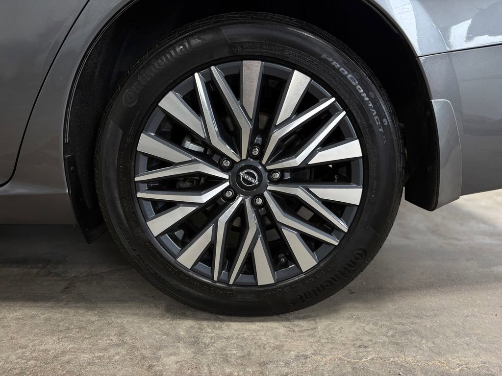 Used 2024 Nissan Altima 2.5 SV image 32