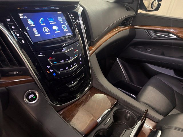 Used 2017 Cadillac Escalade Premium Luxury RWD image 33