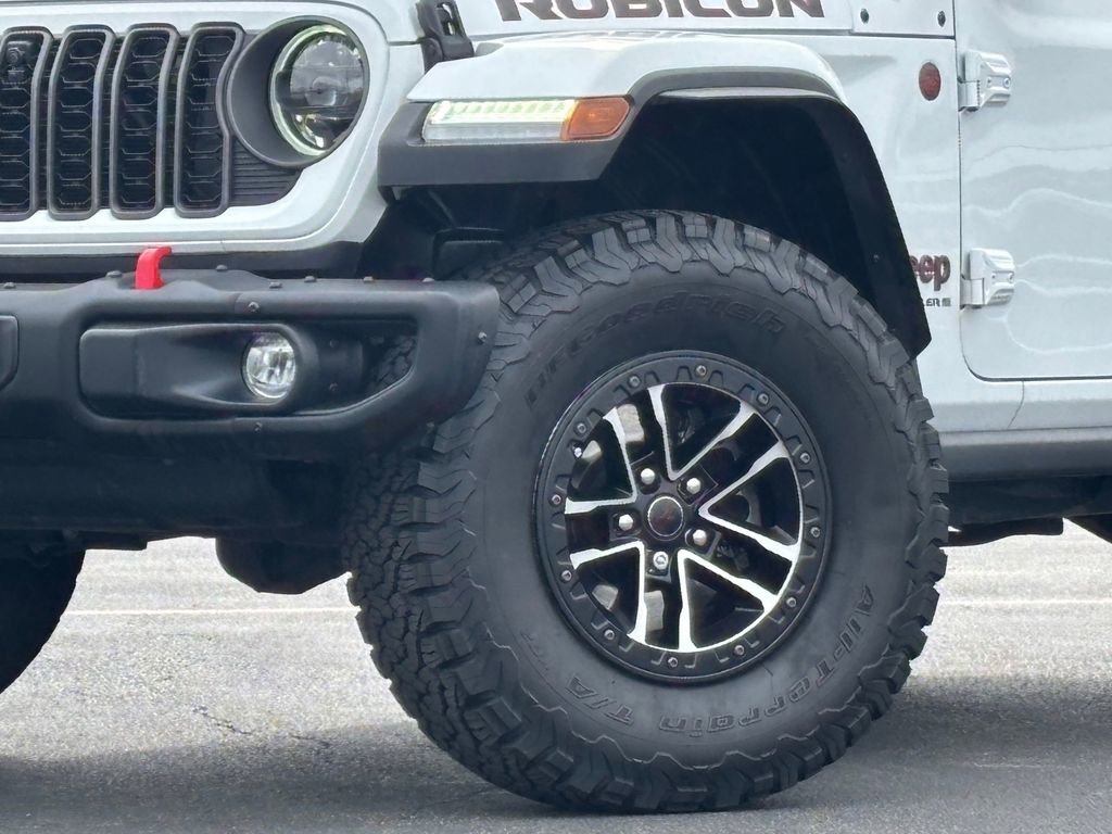 Used 2024 Jeep Wrangler Unlimited Rubicon image 2