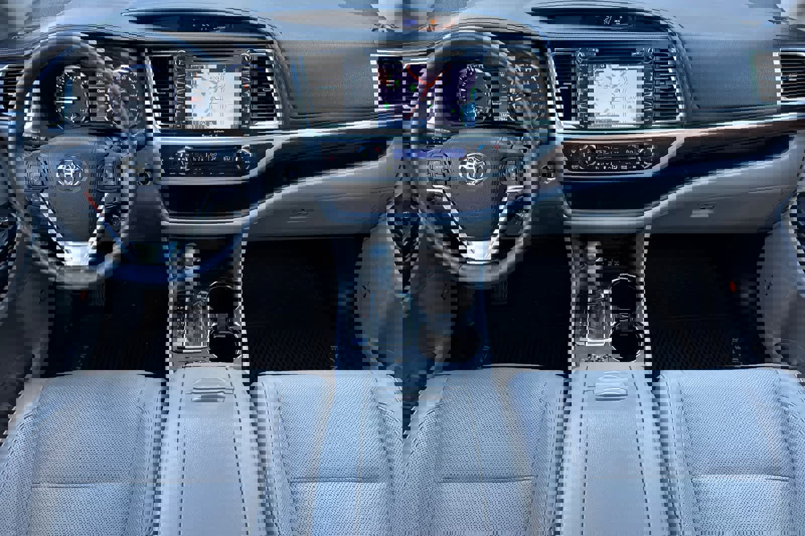 Used 2016 Toyota Highlander Limited image 3