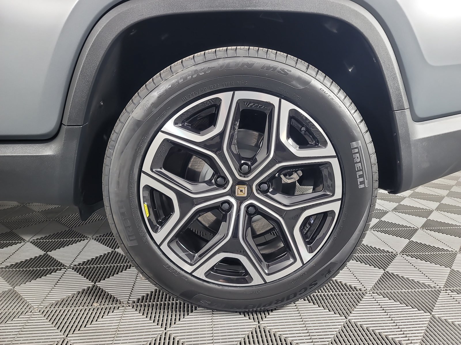 Used 2024 Rivian R1T Adventure Dual AWD/4WD image 10