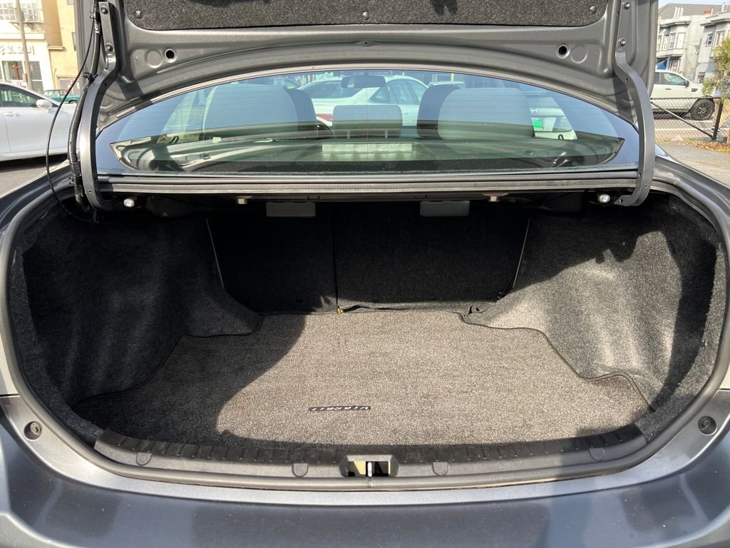 Used 2013 Toyota Corolla LE image 36