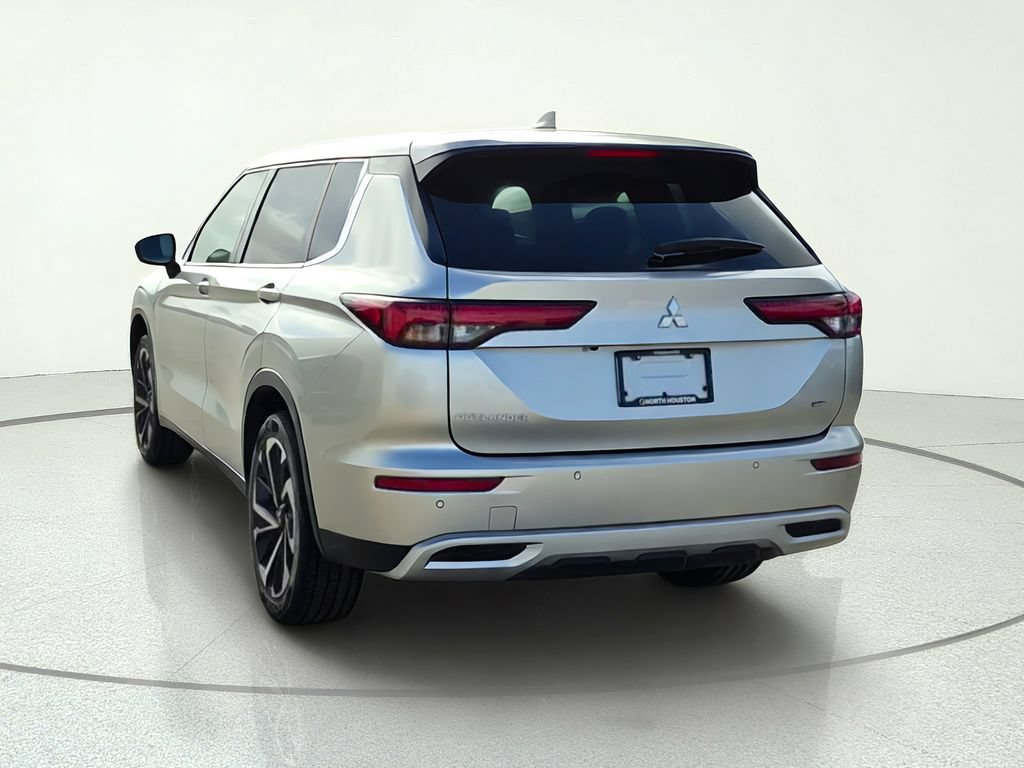 Used 2023 Mitsubishi Outlander SE FWD image 5