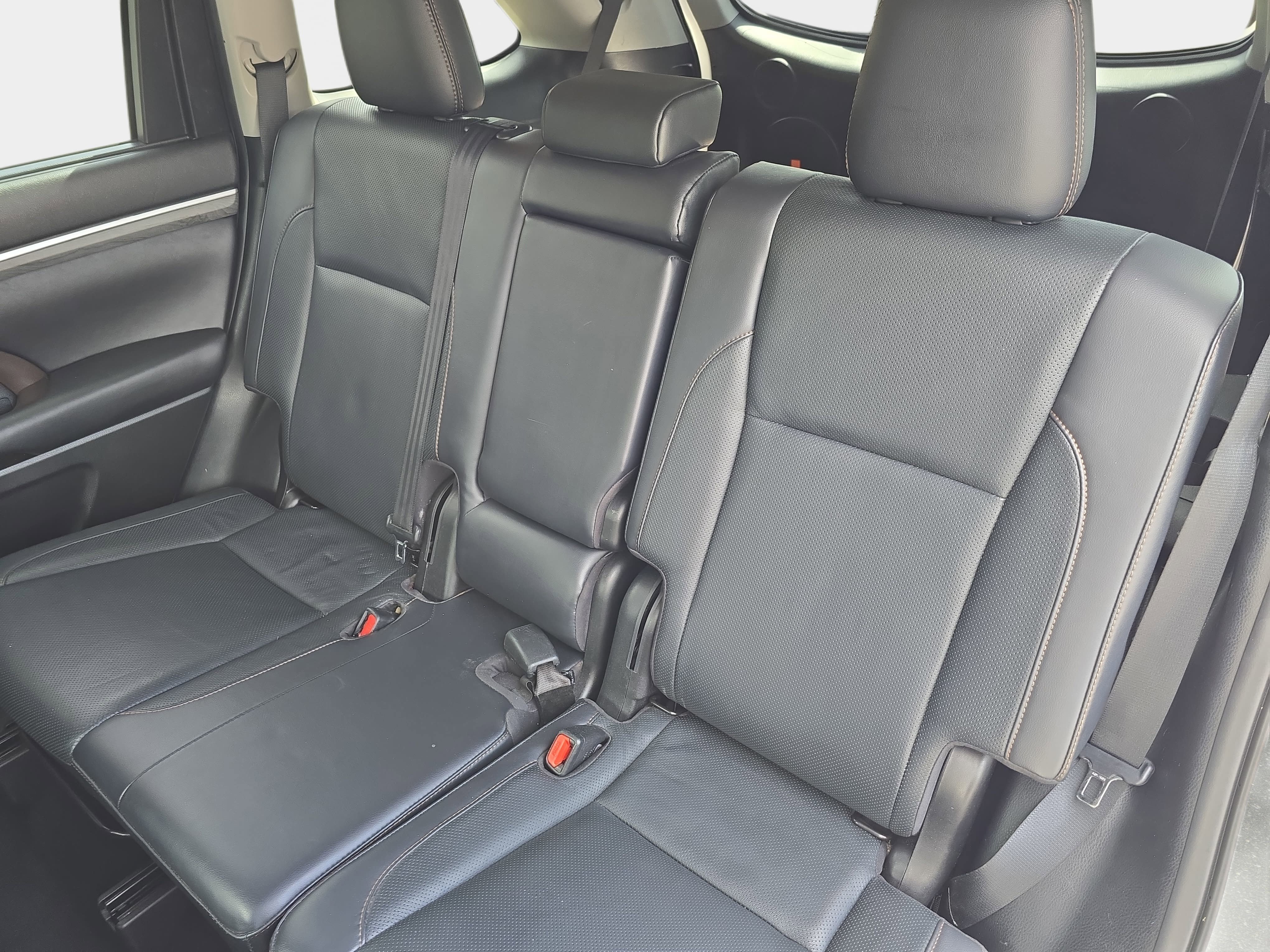 Used 2019 Toyota Highlander Limited image 14