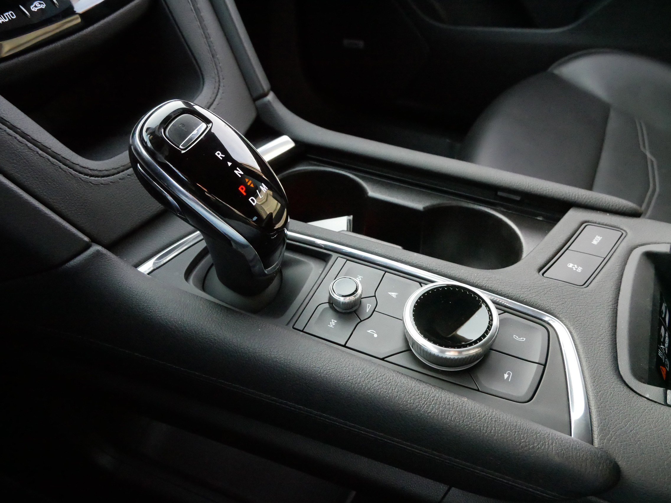 Certified 2024 Cadillac XT6 Sport w/ LPO, Onyx Lite Package image 24