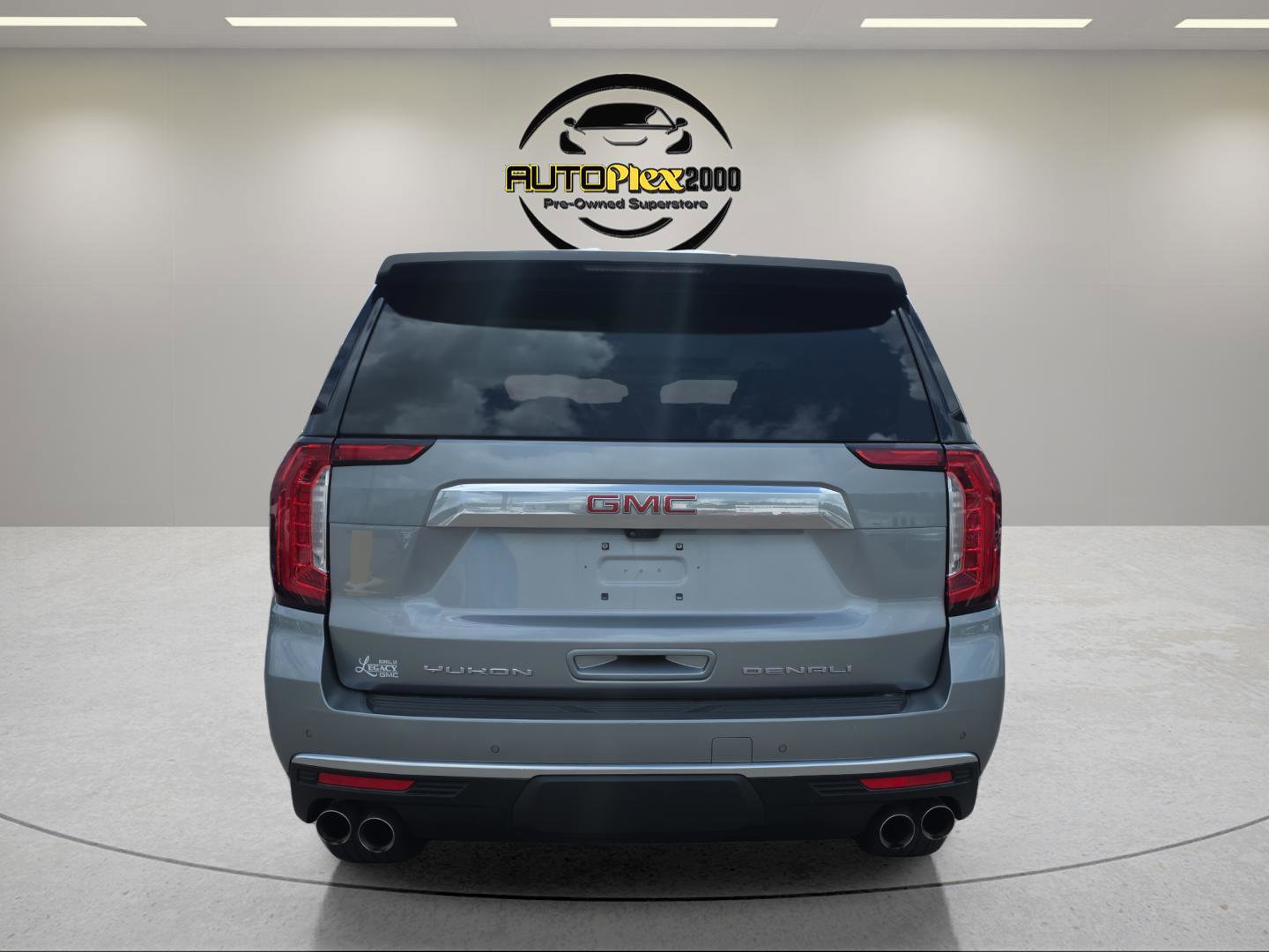 Used 2024 GMC Yukon Denali w/ Denali Reserve Package image 6