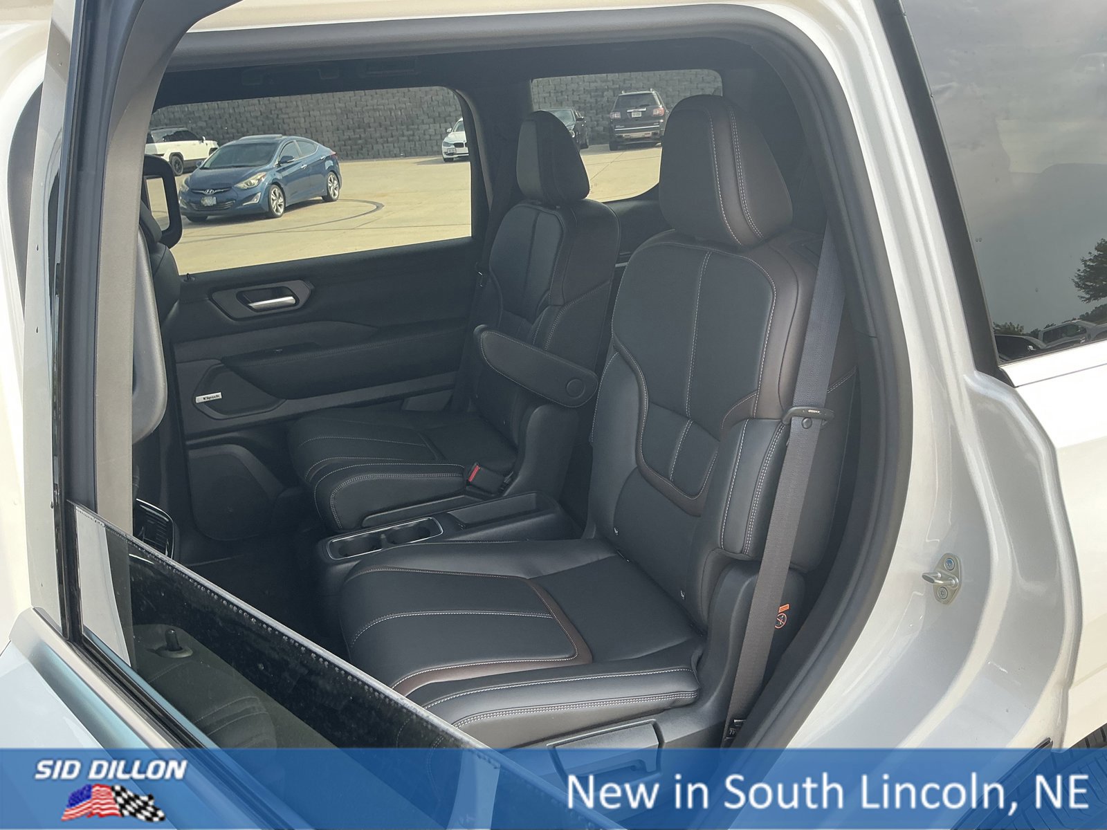 New 2026 Nissan Armada SL w/ Captain's Chari Seat Package image 10