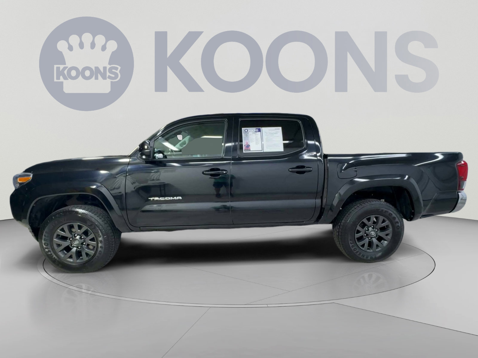 Used 2022 Toyota Tacoma SR5 AWD/4WD image 7