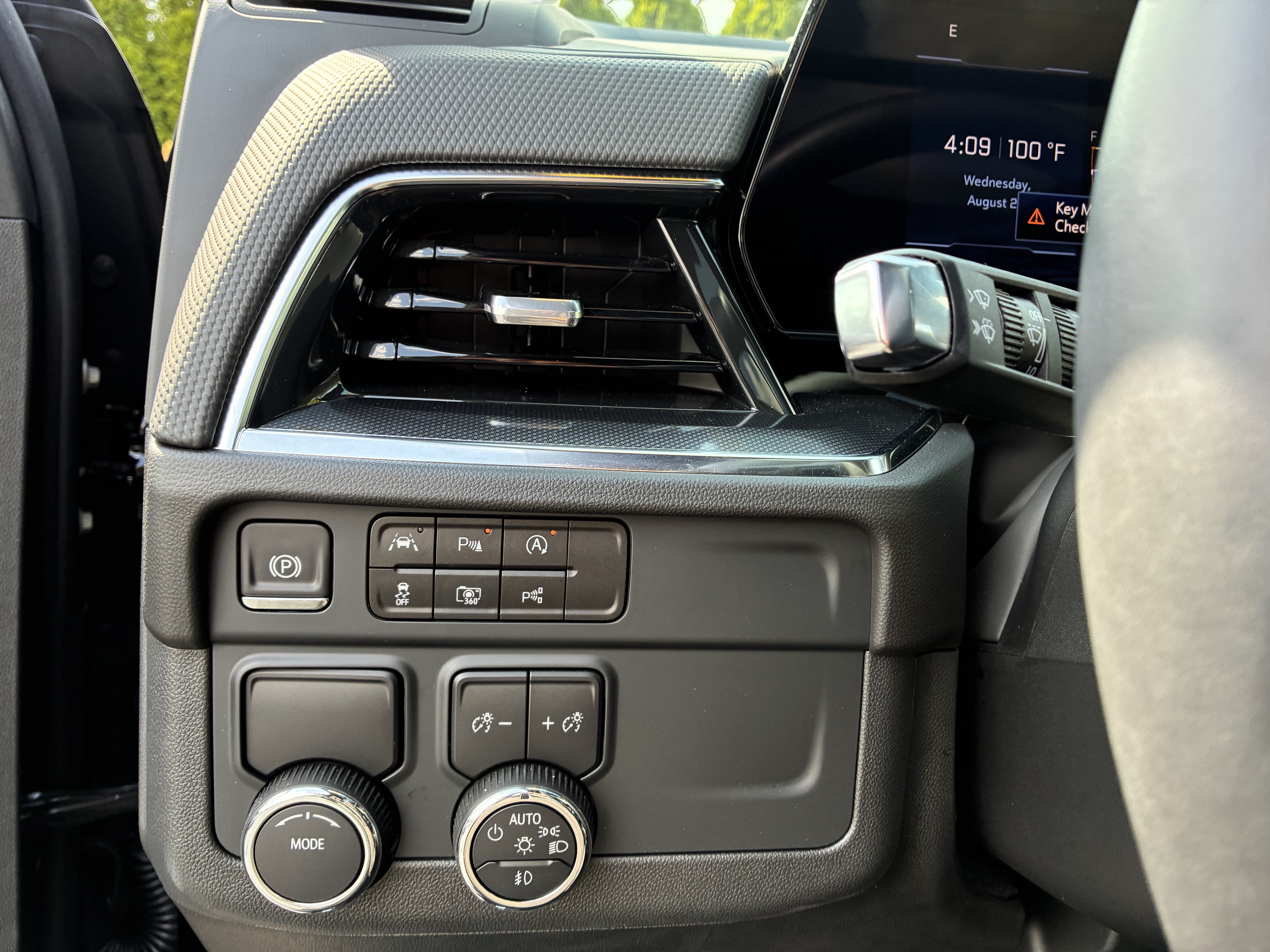Used 2025 Chevrolet Tahoe RST w/ Comfort Package RWD image 28