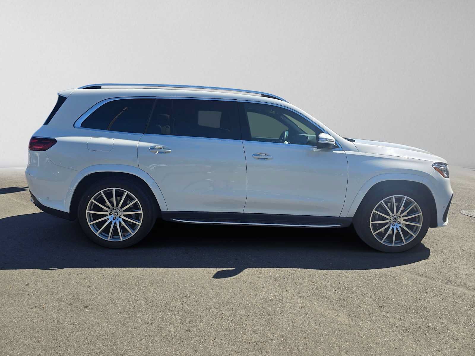 Used 2026 Mercedes-Benz GLS 580 4MATIC image 2