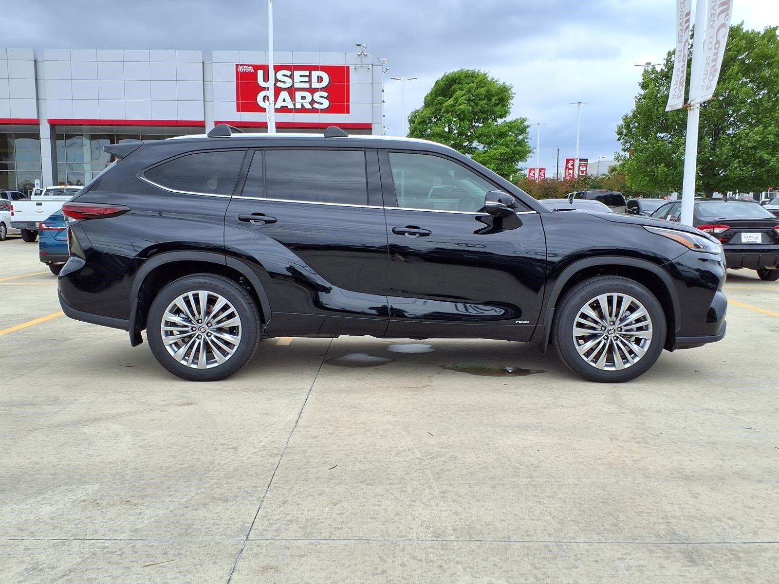 New 2026 Toyota Highlander Platinum AWD/4WD image 4