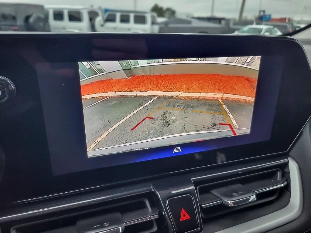 Used 2025 Chevrolet TrailBlazer LT FWD image 14