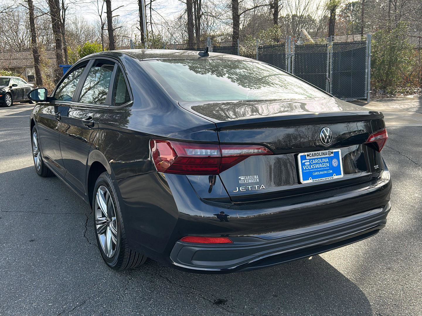 Used 2024 Volkswagen Jetta SE image 4