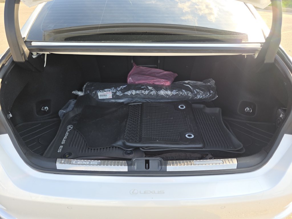Certified 2023 Lexus ES 350 w/ Premium Package FWD image 32