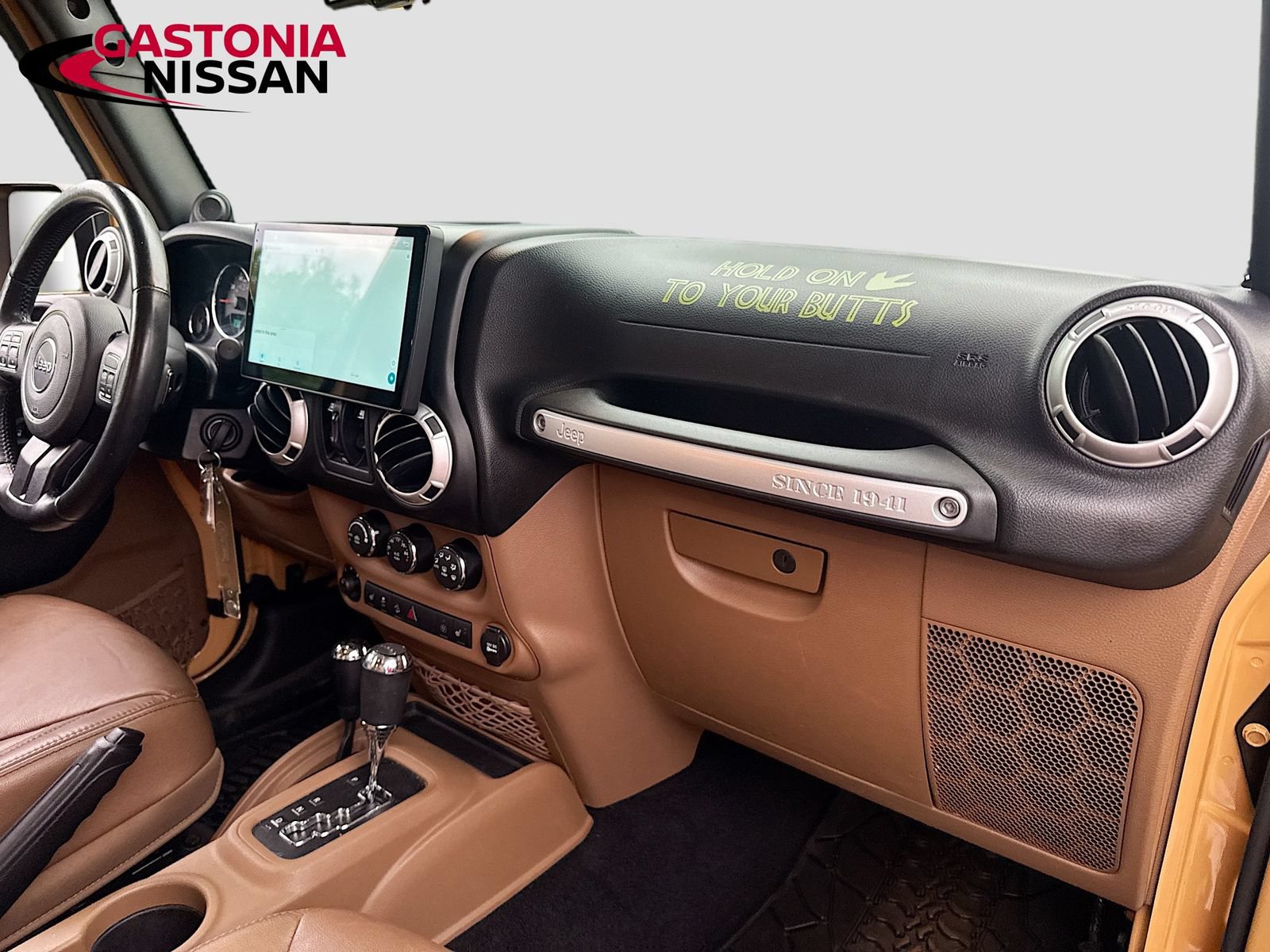 Used 2013 Jeep Wrangler Unlimited Sahara w/ Connectivity Group AWD/4WD image 38
