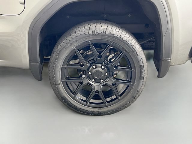 Used 2026 GMC Sierra 1500 SLT AWD/4WD image 36
