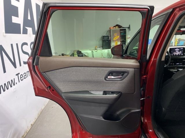 Used 2021 Nissan Rogue SV AWD/4WD image 23