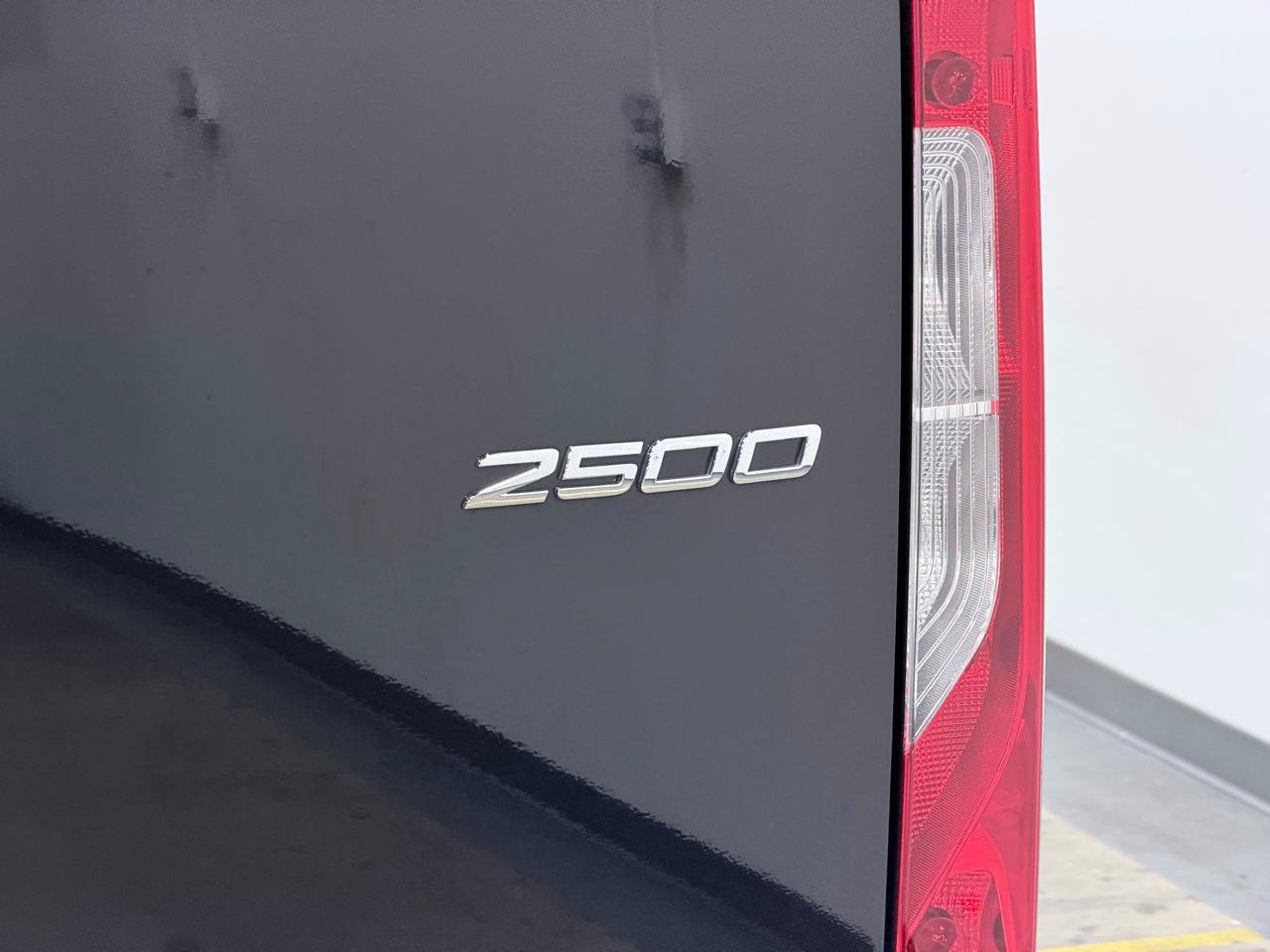 Used 2025 Mercedes-Benz Sprinter 2500 image 22