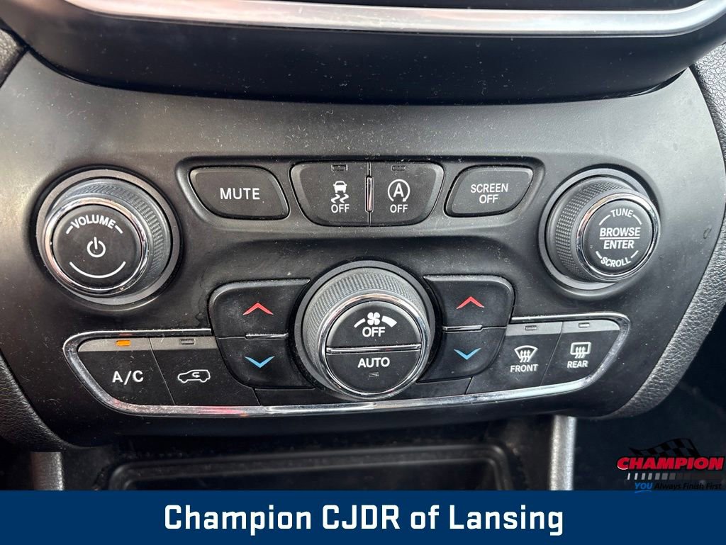 Used 2021 Jeep Cherokee Latitude Lux w/ Sun & Sound Group AWD/4WD image 33