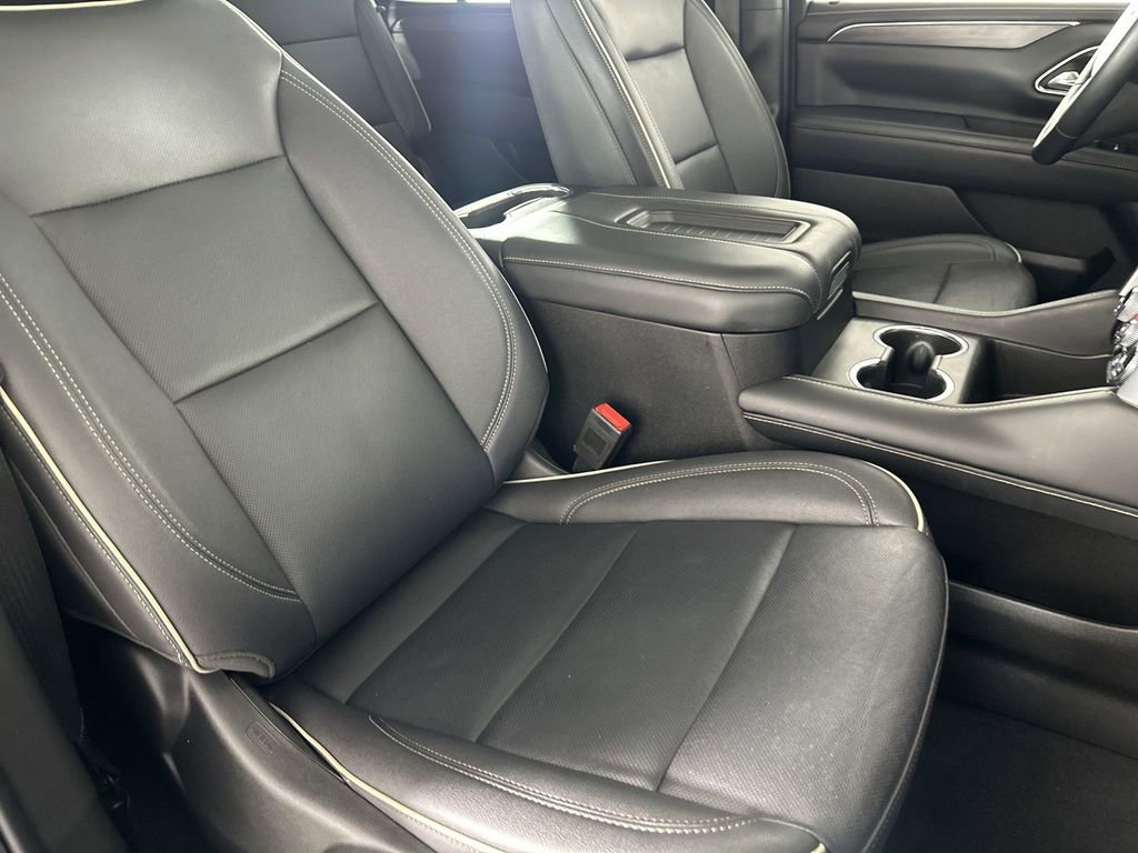 Used 2023 GMC Yukon SLT w/ SLT Premium Package image 31