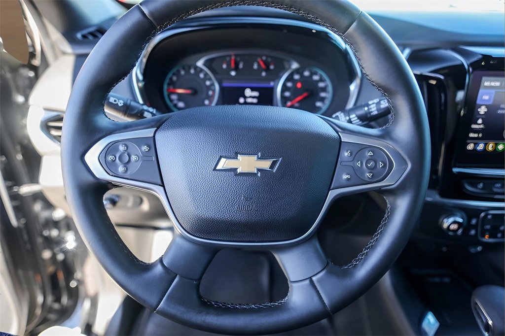 Used 2023 Chevrolet Traverse LT image 12