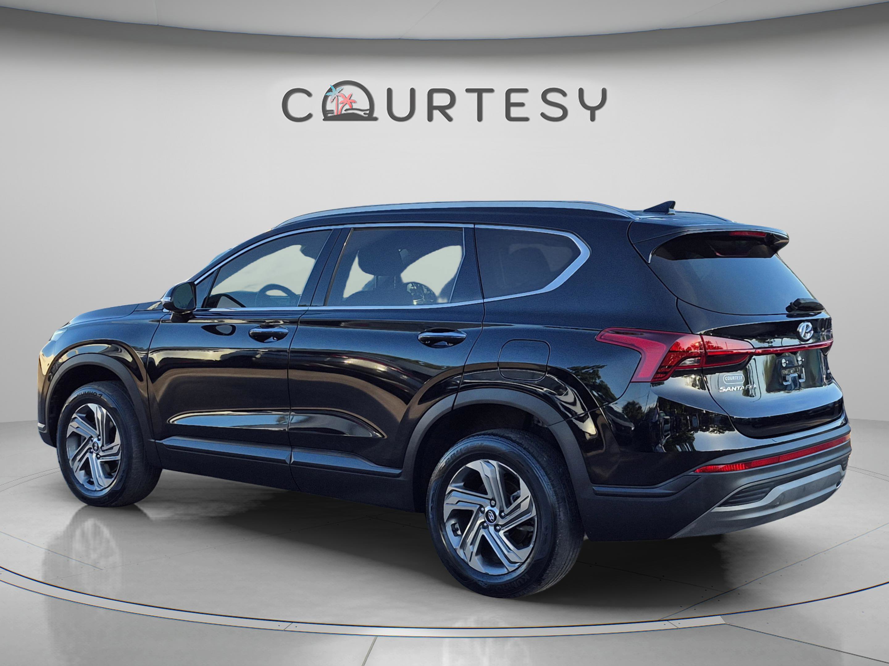 Certified 2023 Hyundai Santa Fe SEL w/ Cargo Package AWD/4WD image 3