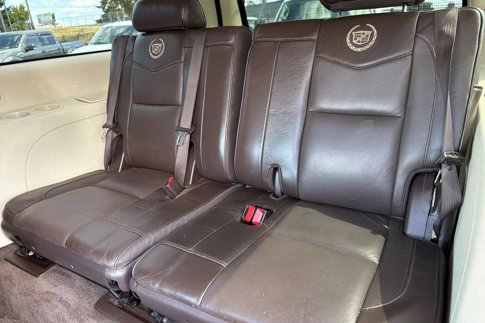 Used 2013 Cadillac Escalade ESV Platinum AWD/4WD image 16