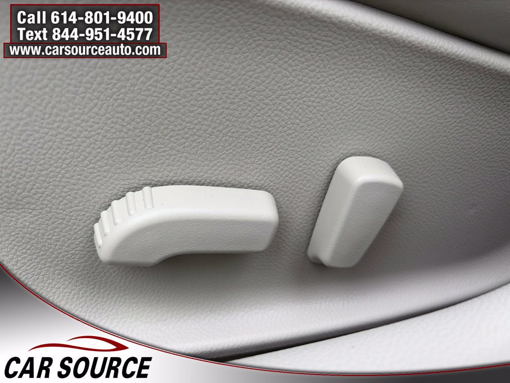 Used 2011 INFINITI G25 x w/ Moonroof Pkg AWD/4WD image 15