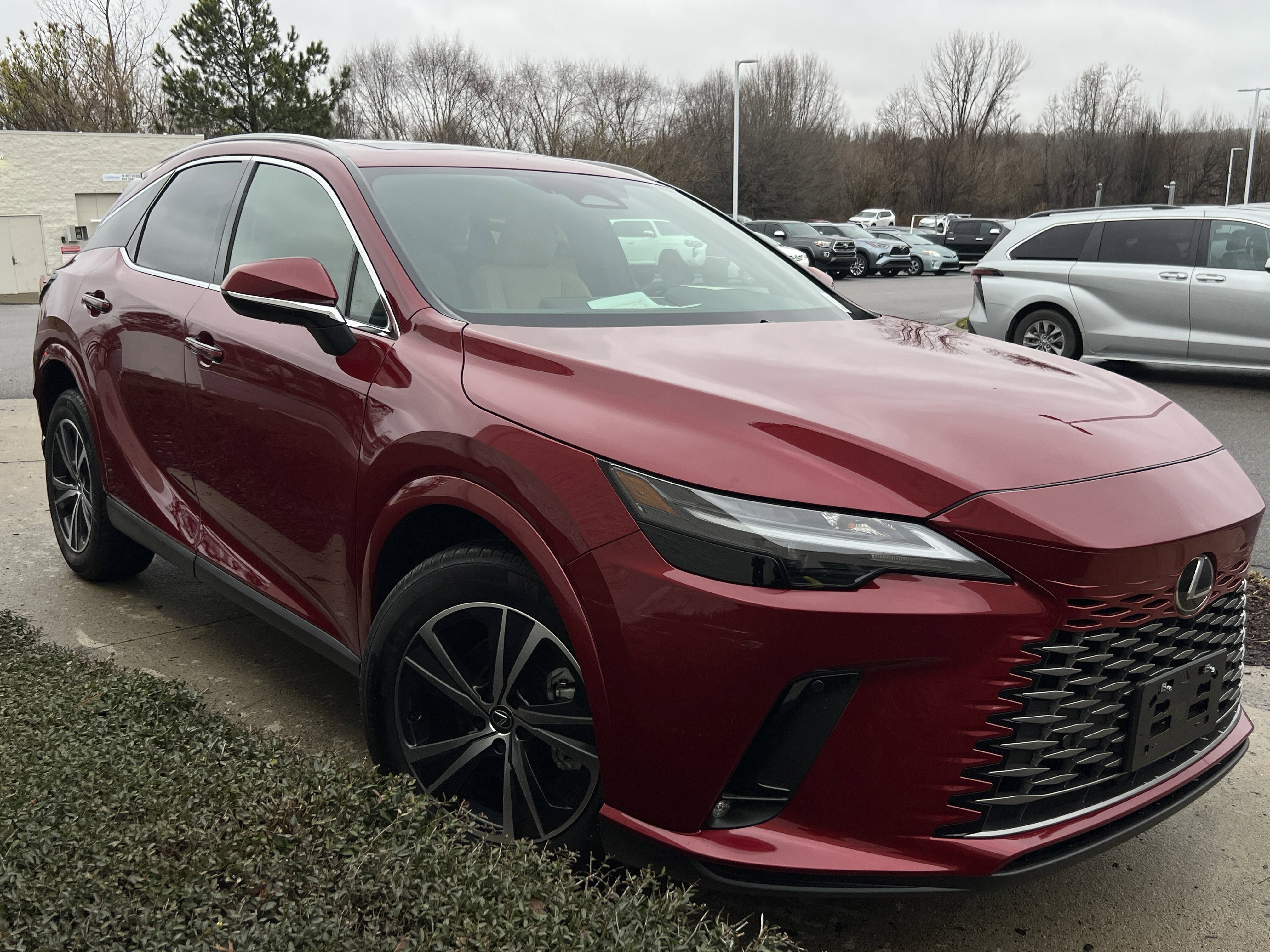 Used 2025 Lexus RX 350 Premium w/ Accessory Package (Z1) AWD/4WD image 2