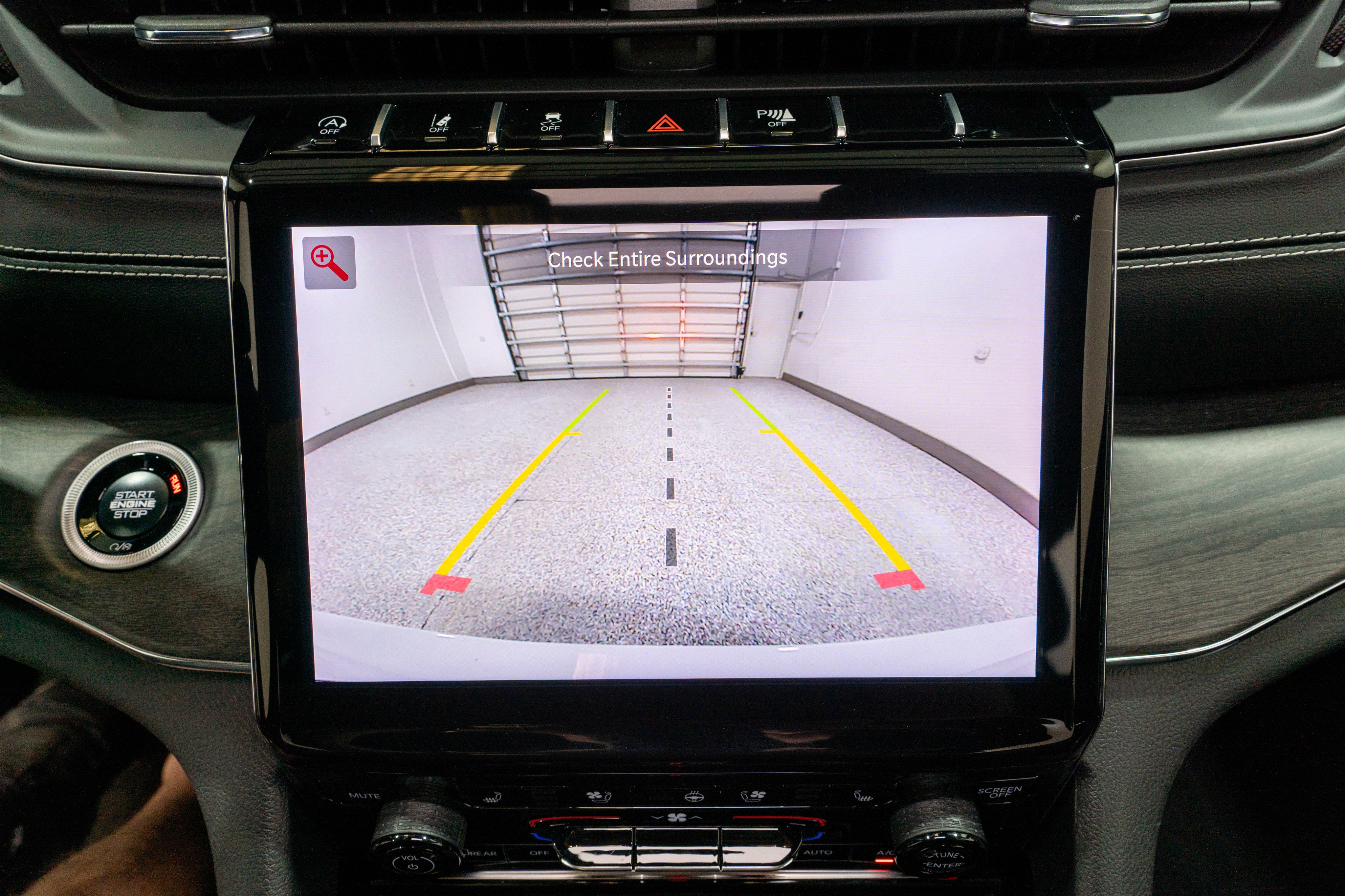 Used 2025 Jeep Grand Cherokee L Overland AWD/4WD image 24