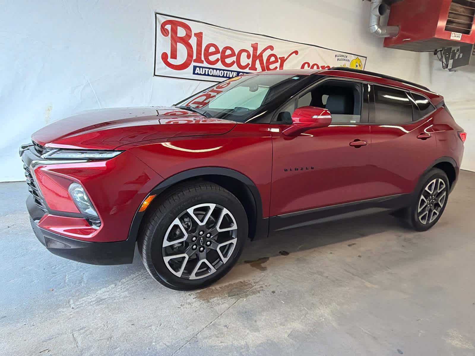 Used 2025 Chevrolet Blazer RS FWD image 2