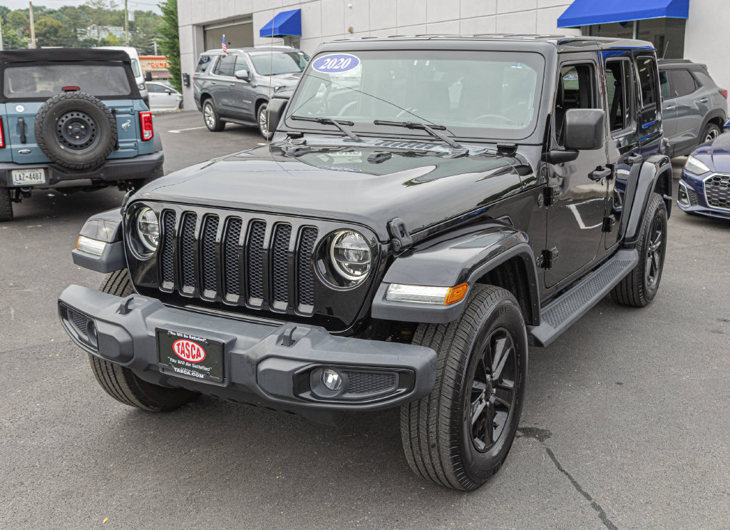 Used 2020 Jeep Wrangler Unlimited Sahara AWD/4WD image 2