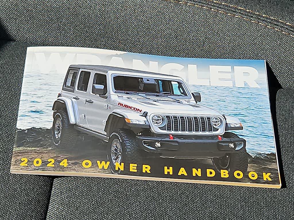 Used 2024 Jeep Wrangler Unlimited AWD/4WD image 25