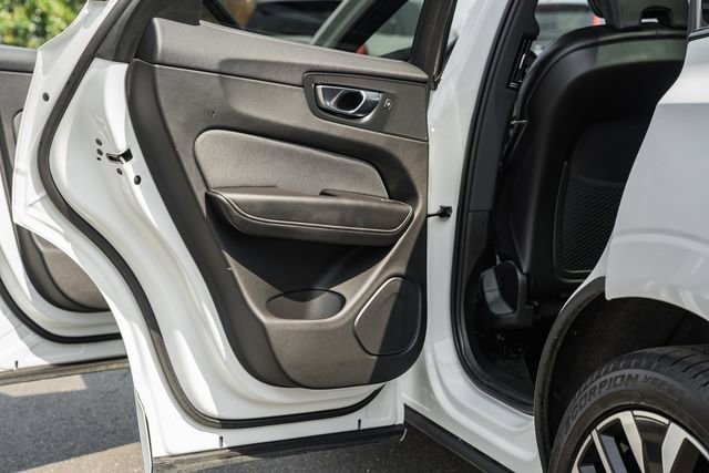 Used 2021 Volvo XC60 T6 R-Design w/ Advanced Package image 36