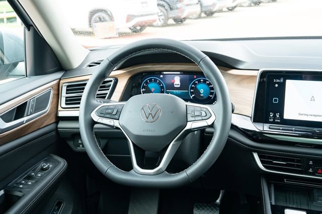 New 2026 Volkswagen Atlas SE FWD image 32