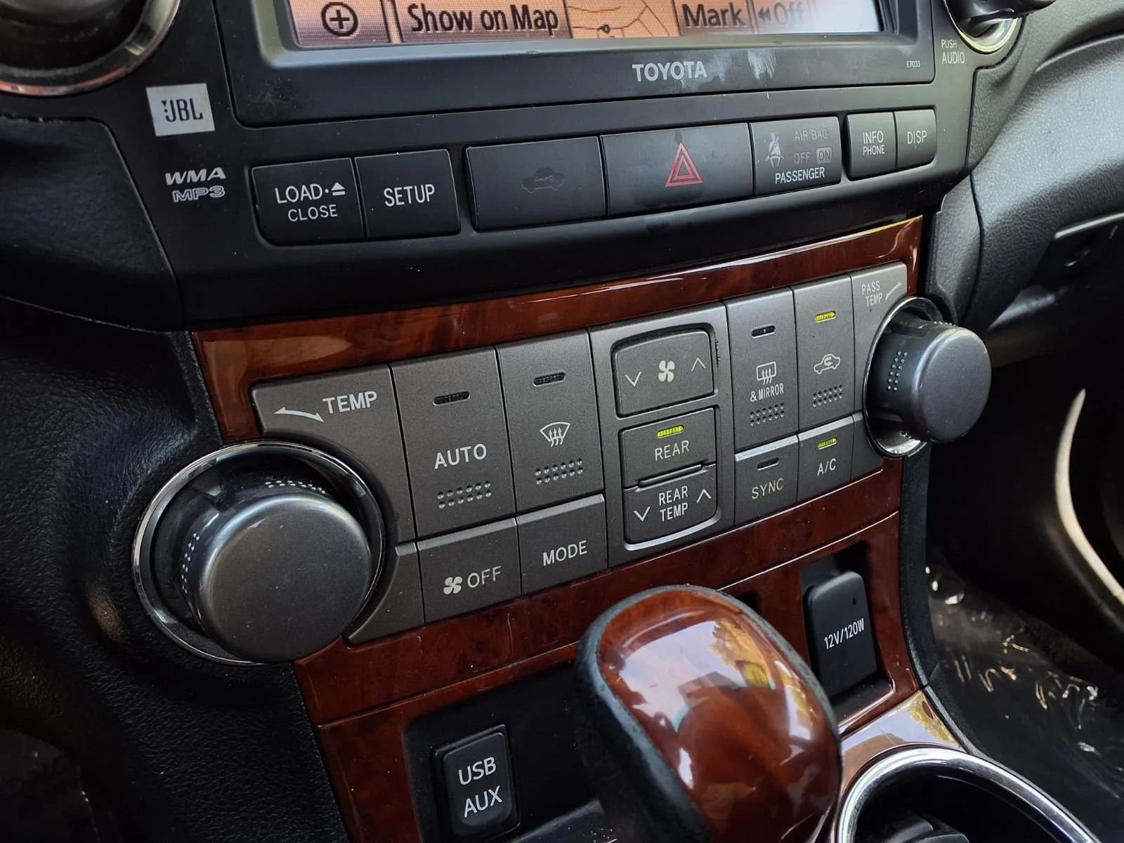 Used 2011 Toyota Highlander Limited w/ Tow Pkg AWD/4WD image 11