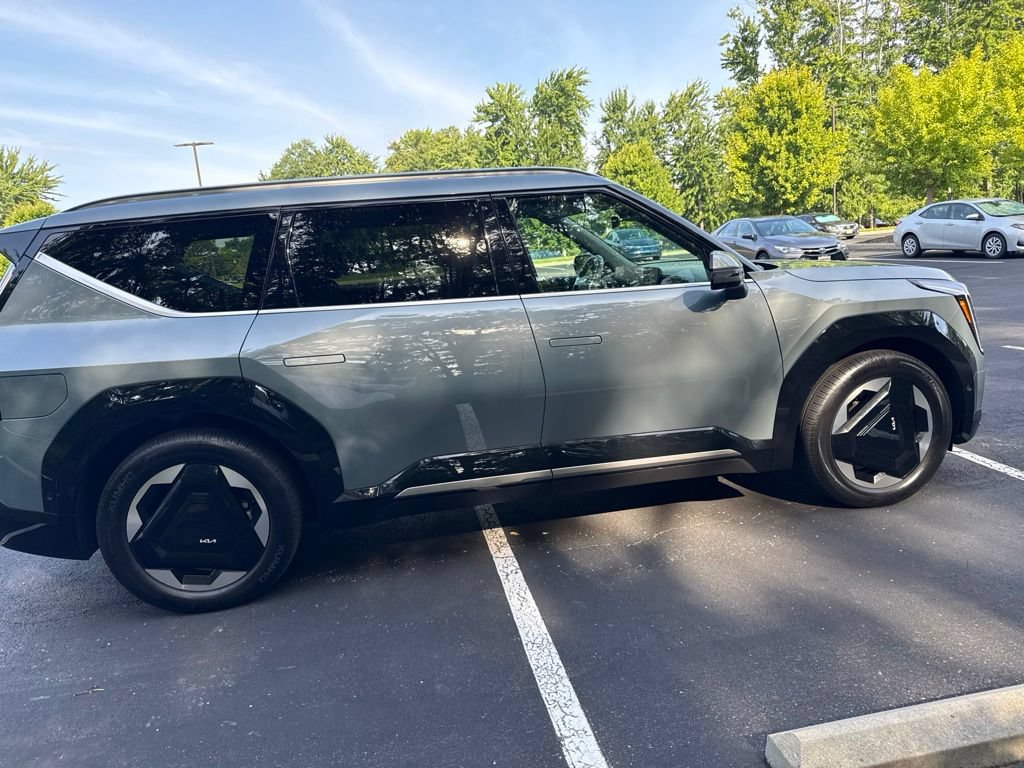Certified 2024 Kia EV9 Land AWD/4WD image 4