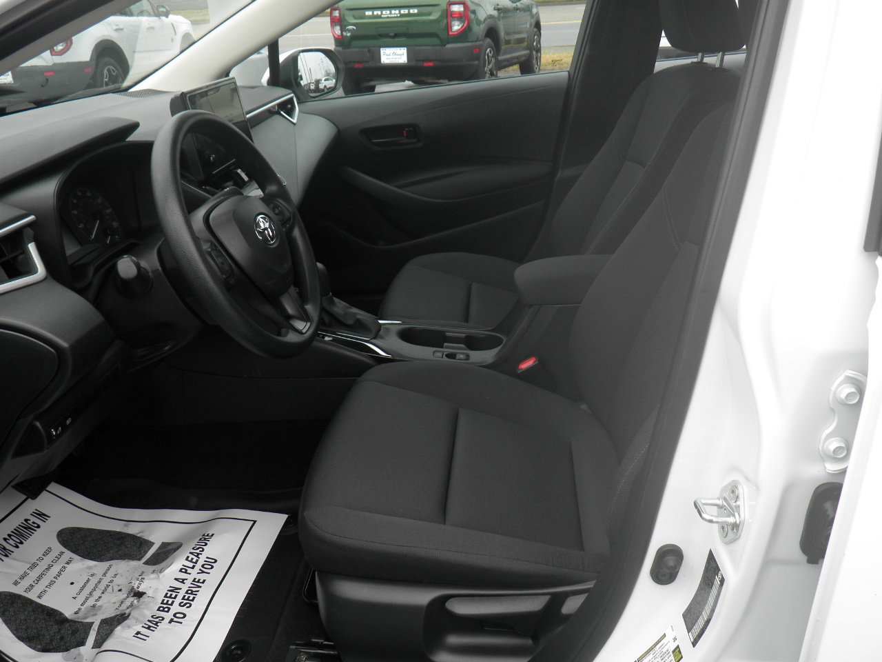 Used 2025 Toyota Corolla LE FWD image 15