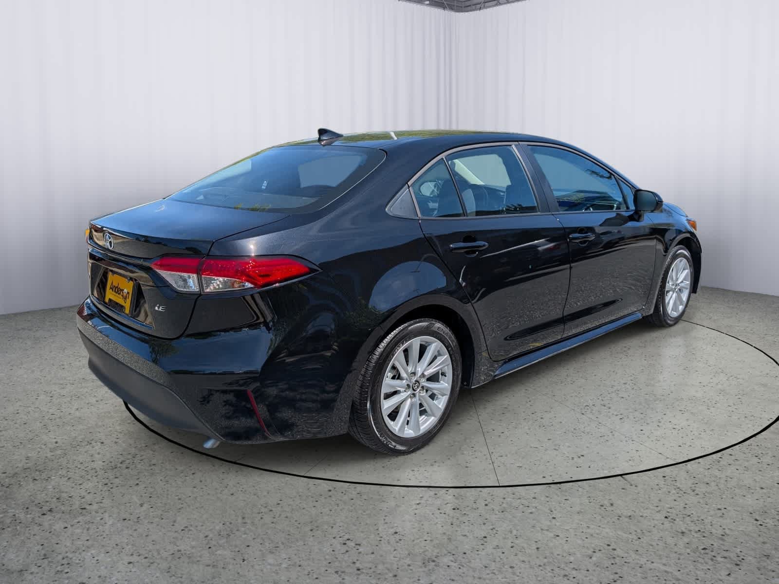 Used 2025 Toyota Corolla LE w/ LE Premium Package FWD image 3